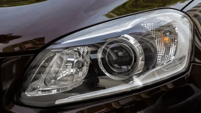 Which Mirror Is Used in Car Headlights and Why It Matters