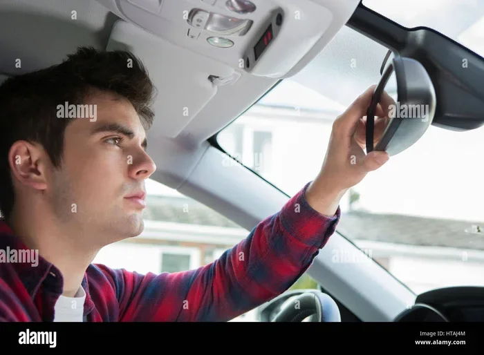 How to Choose the Best Car Rear View Mirror for Safe Driving