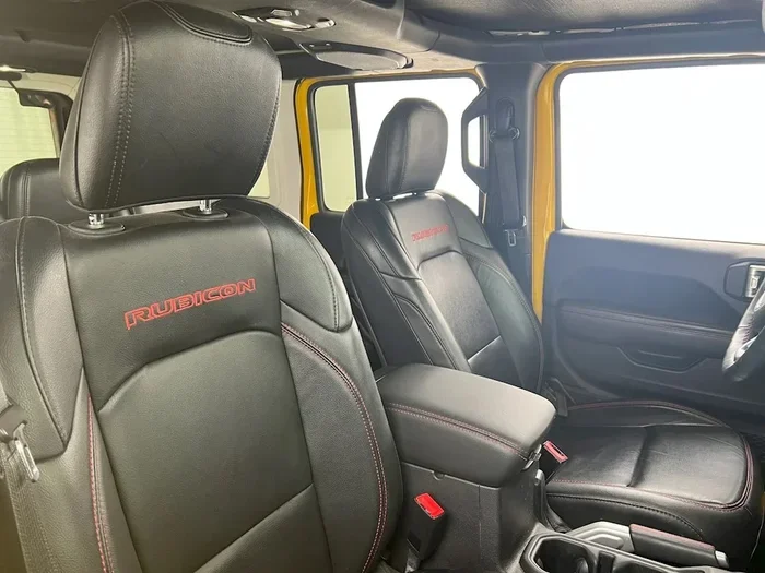 Do Jeep Wranglers Come with Leather Seats or Fabric