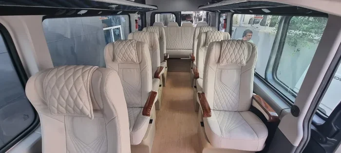 How to Choose the Best 11 Seater Car Rental Today