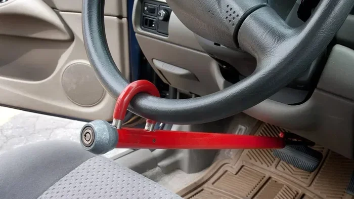 What Would Cause a Steering Wheel to Lock Up While Driving